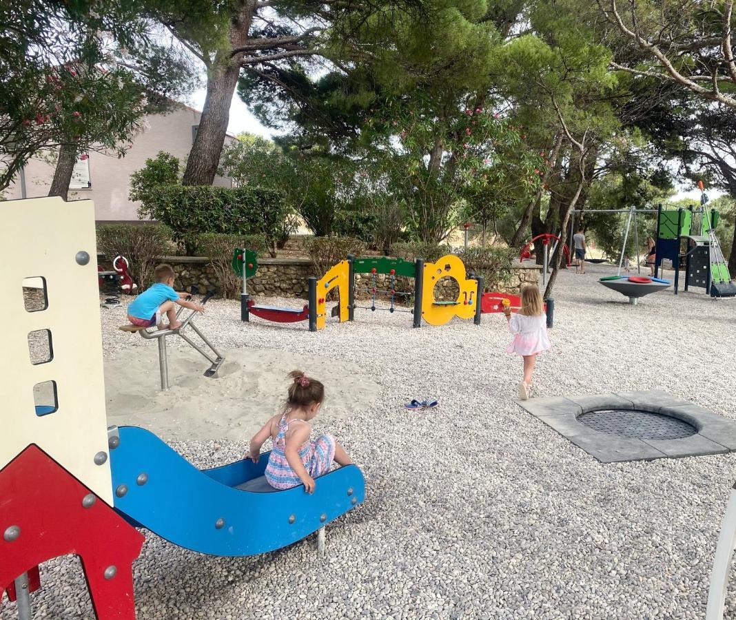 Family Resort Urania Башка-Вода Экстерьер фото